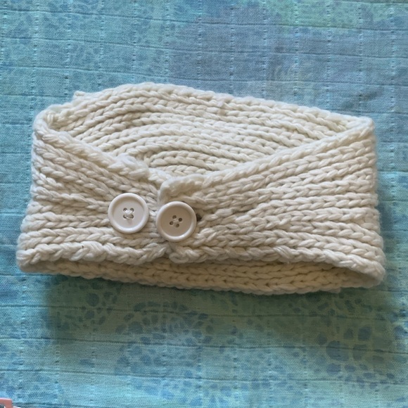 Francesca's White Knitted Bow Tie with Pearls Winter Headband Back Button - Picture 4 of 6